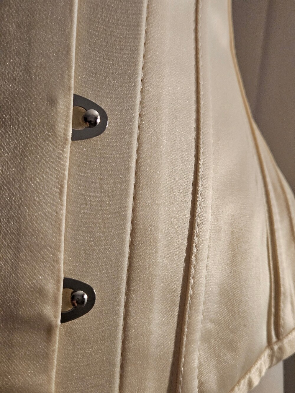 Corset Story Cream Satin Underbust Corset - Picture 3 of 9